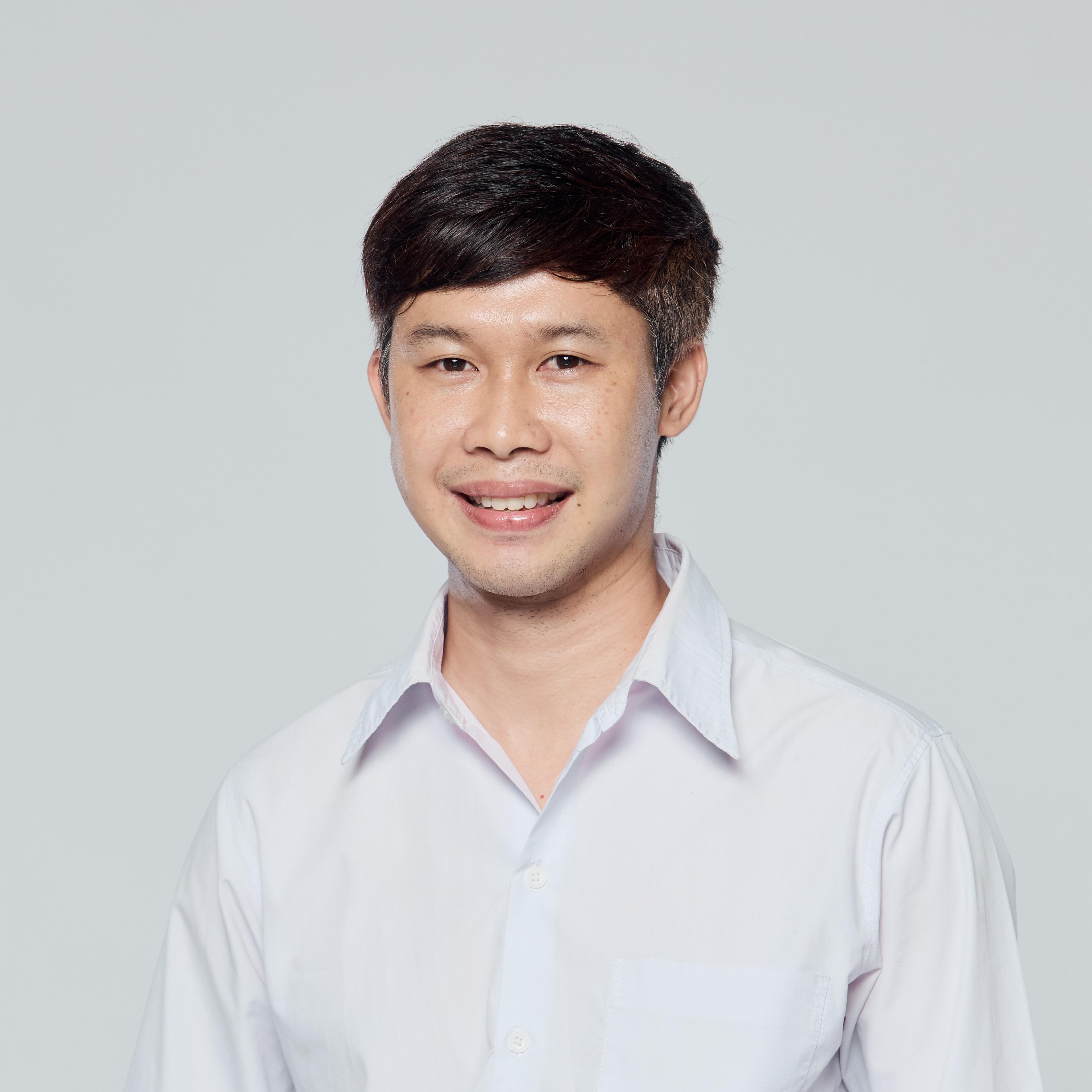 นายวรวัฒน์ สมบูรณ์ชัย