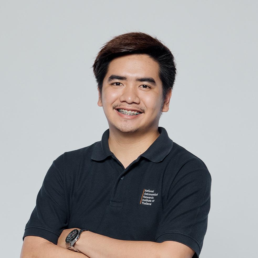 นายพีรดนย์ อกตัน
