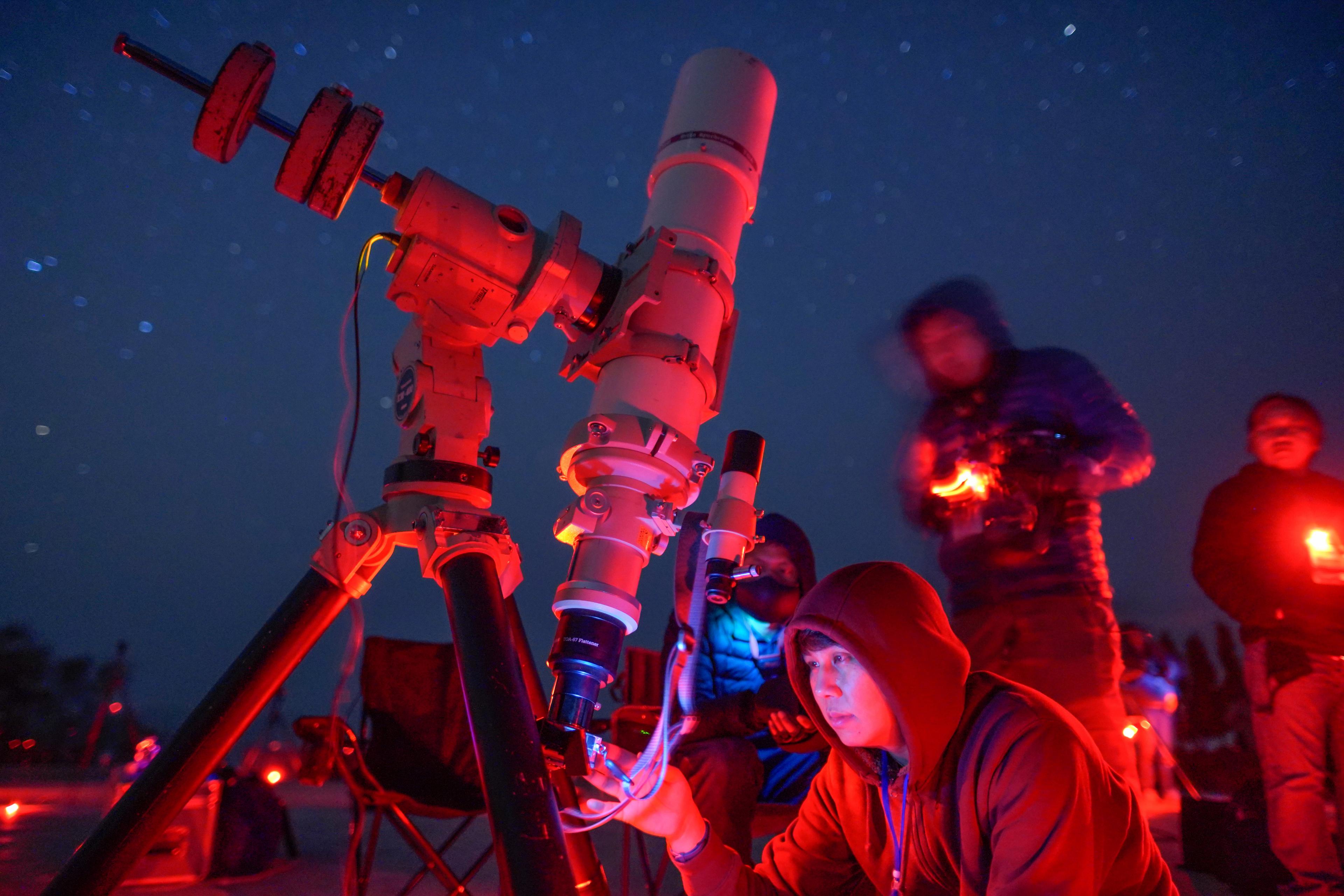 AMATEUR ASTRONOMERS