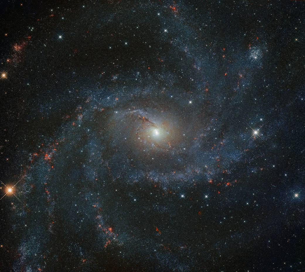 NGC 6946 กาแล็กซีดอกไม้ไฟ