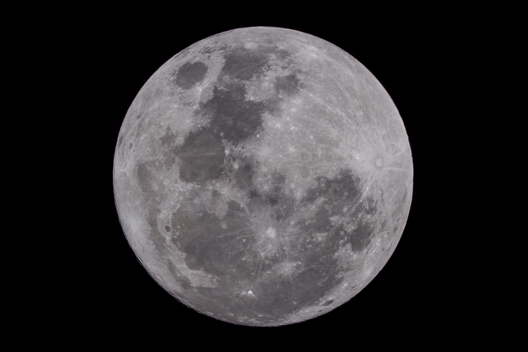 เทคนิคถ่ายภาพดวงจันทร์วัน Super Full Moon อย่างไรให้ได้ภาพ HD