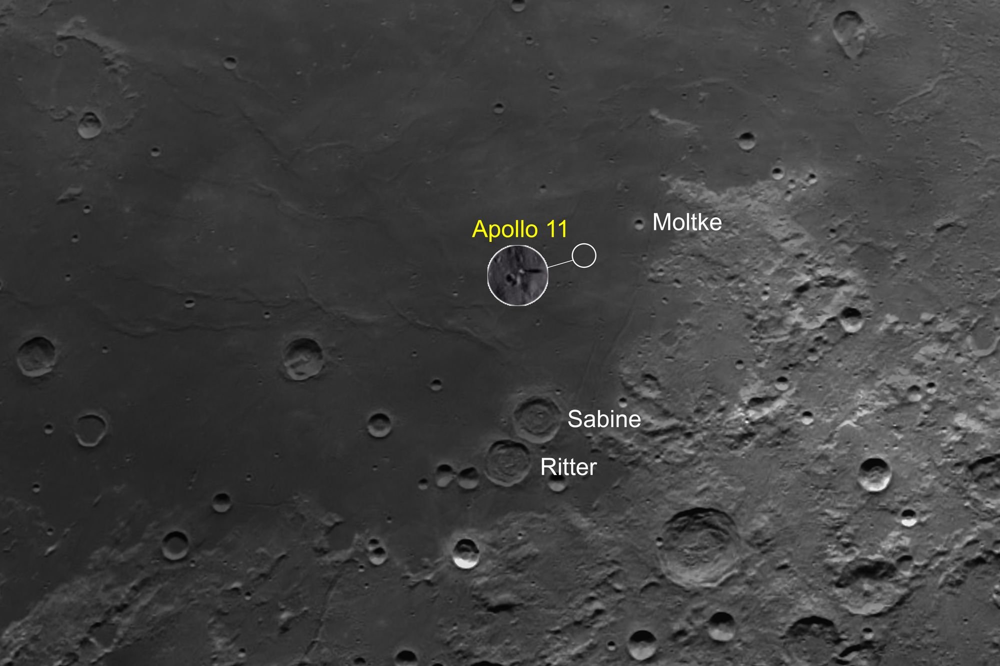 ถ่ายภาพดวงจันทร์กับบริเวณลงจอดของยานอวกาศ Apollo 11 